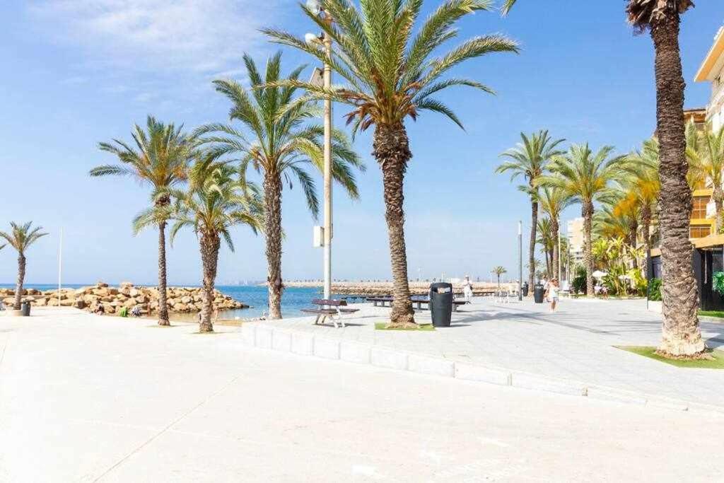 Apartamento Pink Maritimo Torrevieja Extérieur photo
