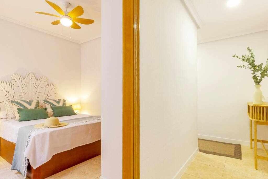 Apartamento Pink Maritimo Torrevieja Extérieur photo